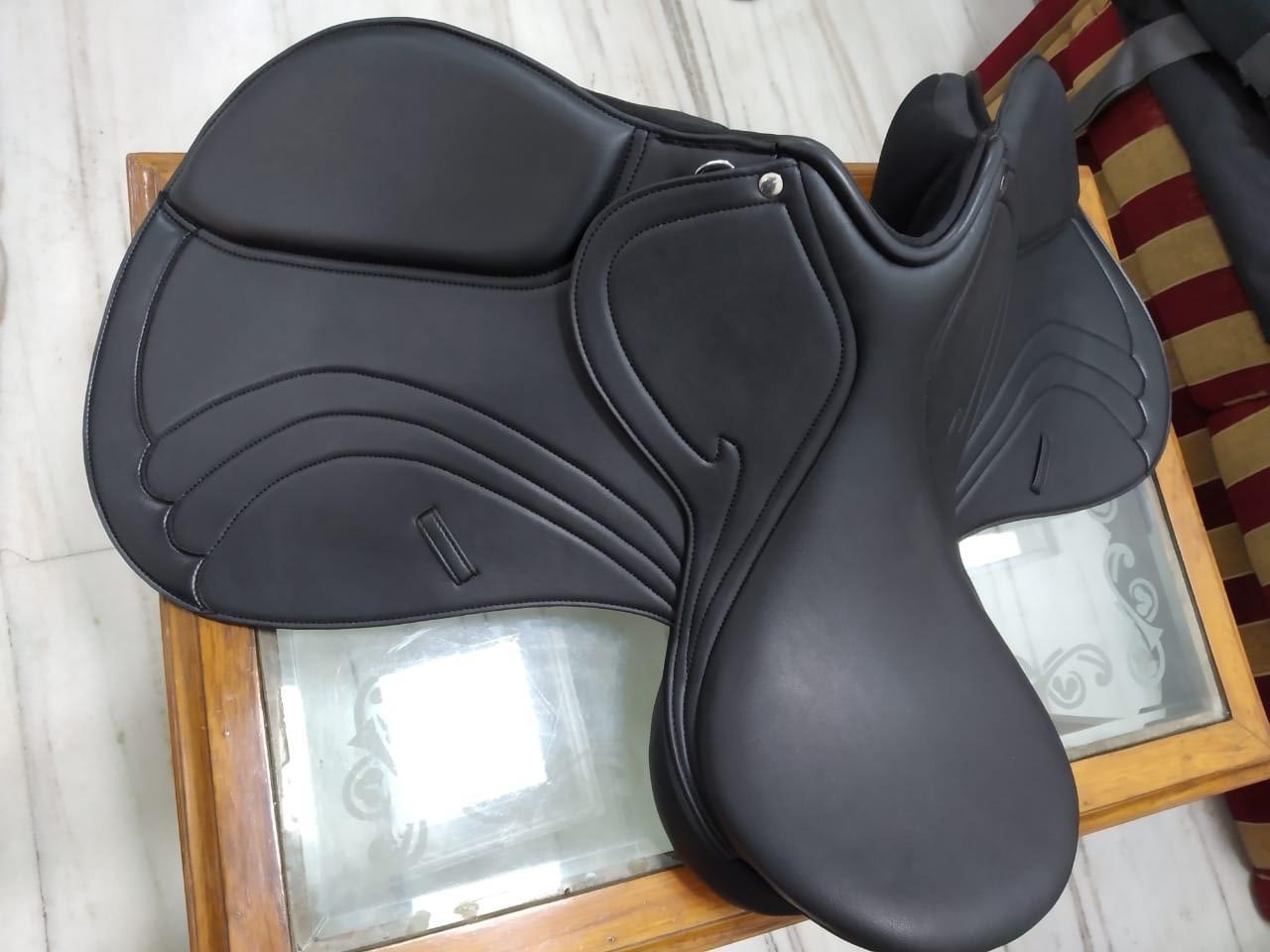 Synthetic saddle